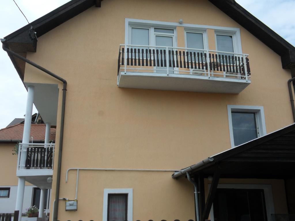 Friends Villa Apartments Heviz Exterior foto