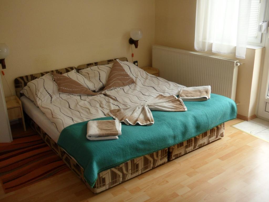 Friends Villa Apartments Heviz Quarto foto