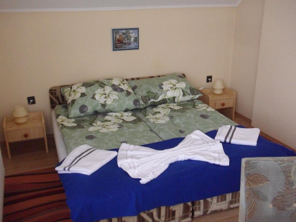 Friends Villa Apartments Heviz Quarto foto