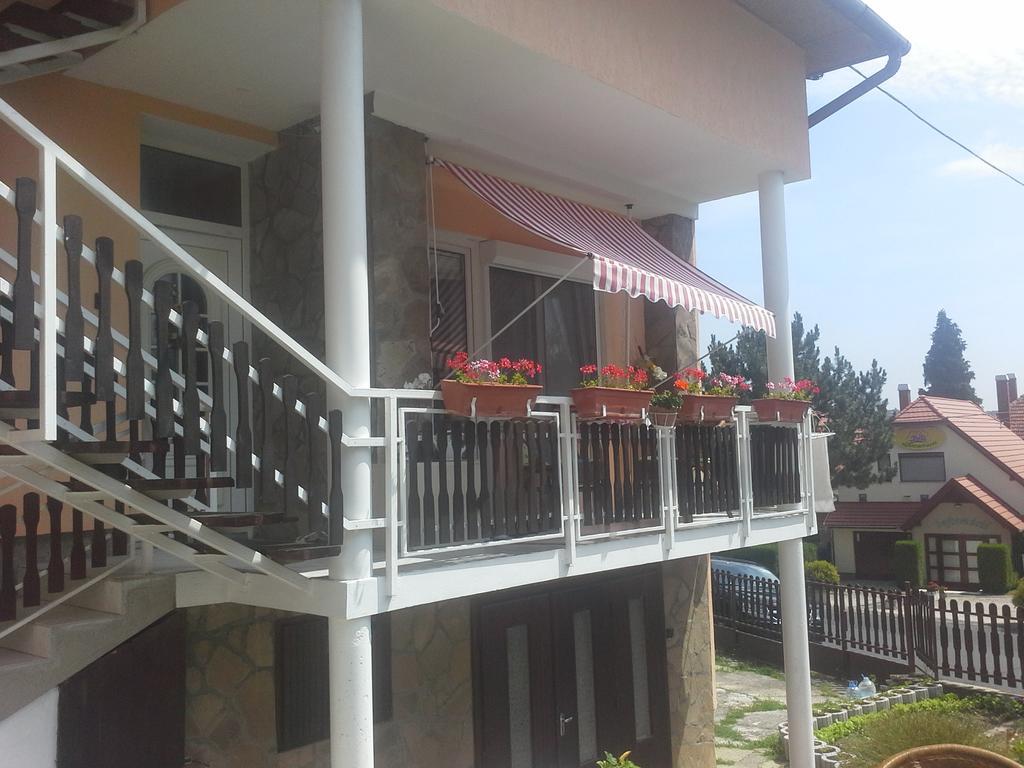 Friends Villa Apartments Heviz Exterior foto