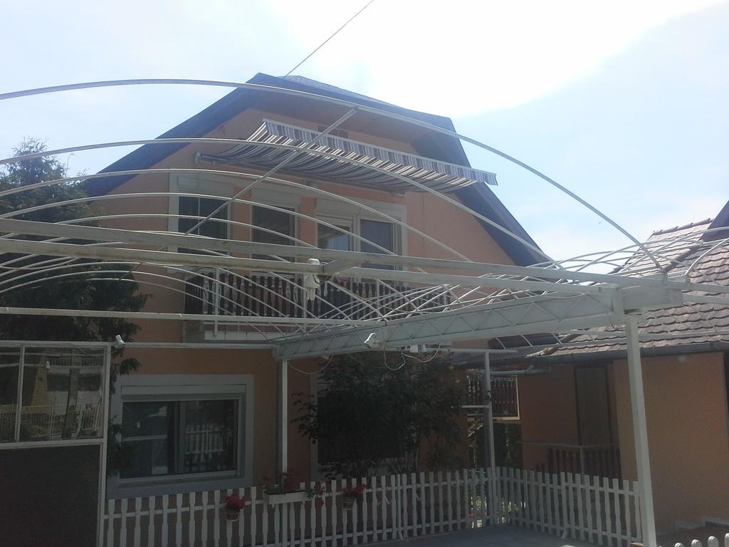 Friends Villa Apartments Heviz Exterior foto